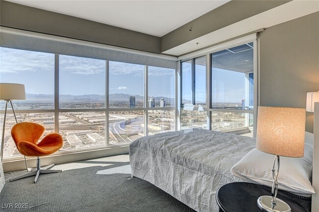 Building Photo - 4575 Dean Martin Dr