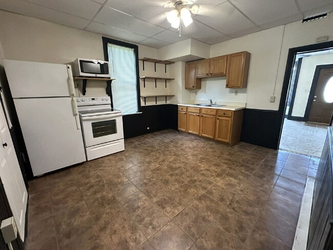 Building Photo - 2-Bedroom Duplex in Taneytown!