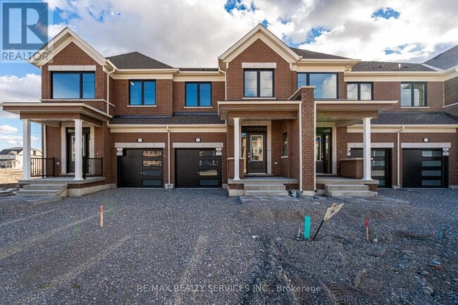 Building Photo - 123 Sanderson Dr