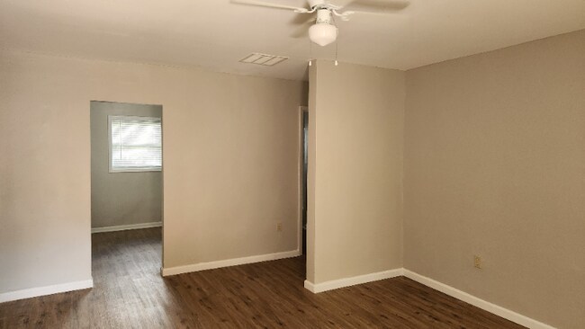 Foto del edificio - 1071 Hill St SE