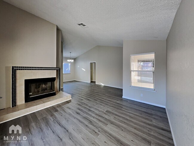 Building Photo - 5825 Goodsprings Ct