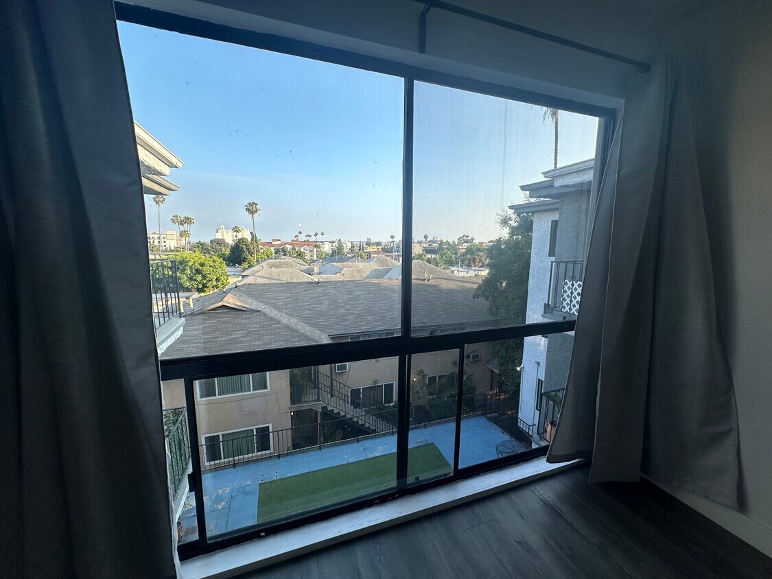 Foto principal - 1420 N Mansfield Ave