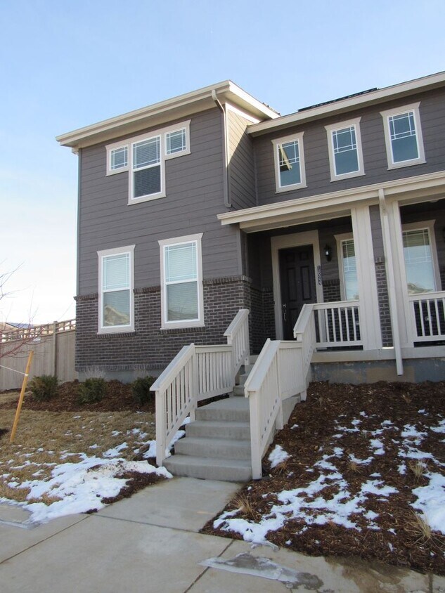 Foto principal - Brand New Paired Home in Erie w/ main floo...