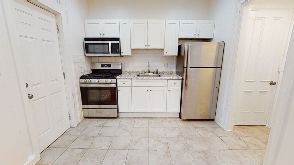 Primary Photo - 497 Warren St