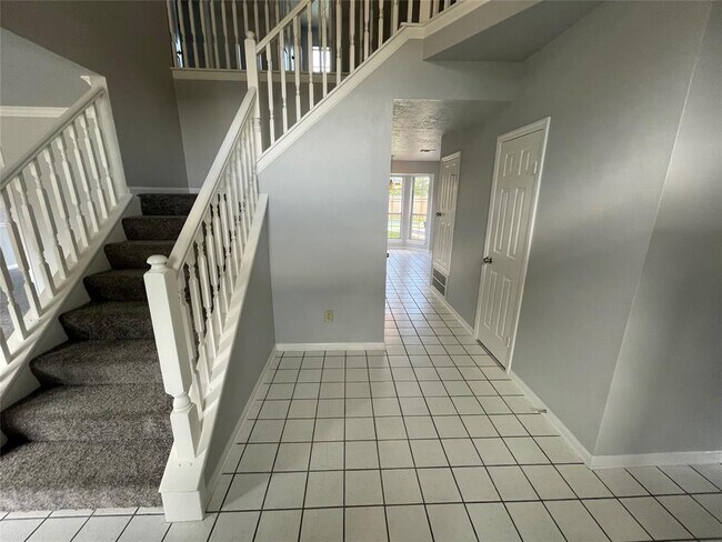 Foto del edificio - 14803 Silver Knight Ct