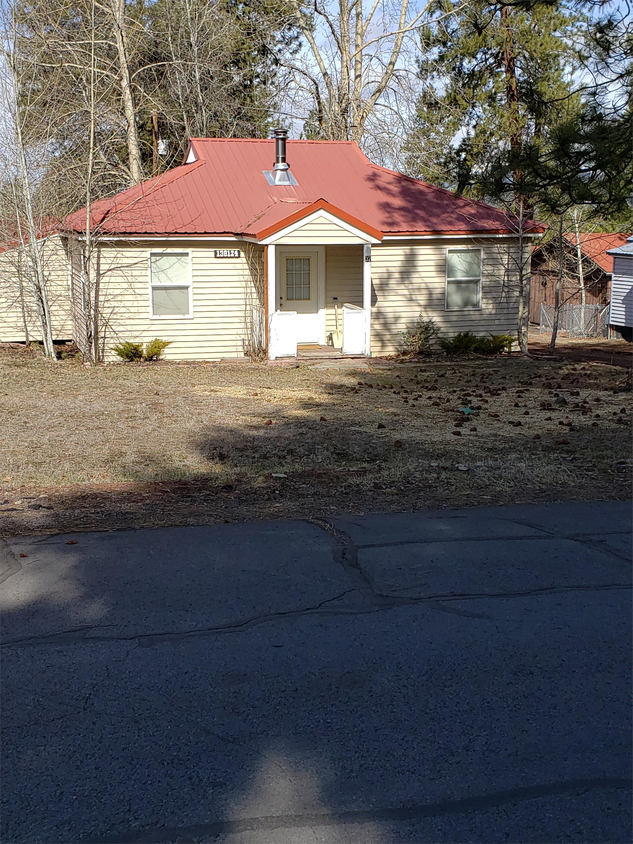 Building Photo - 138124 Hillcrest St