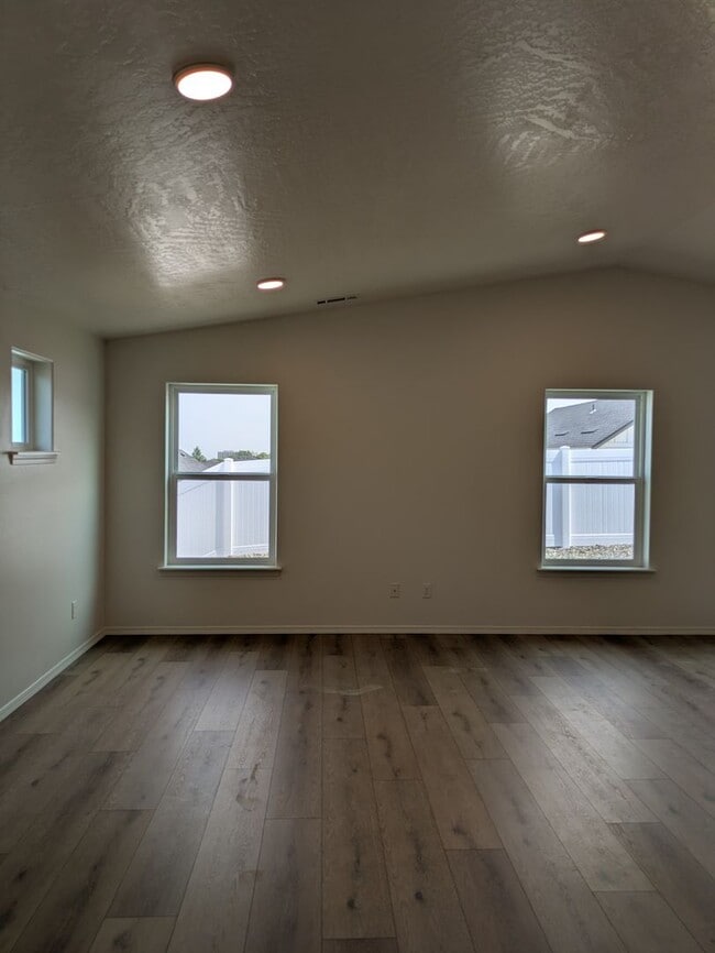 Building Photo - 3679 S Penn Pl