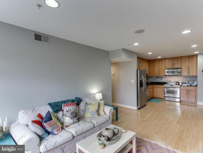 Foto del edificio - 1520 Independence Ave SE