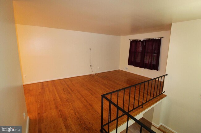 Building Photo - 8817 Cather Ave