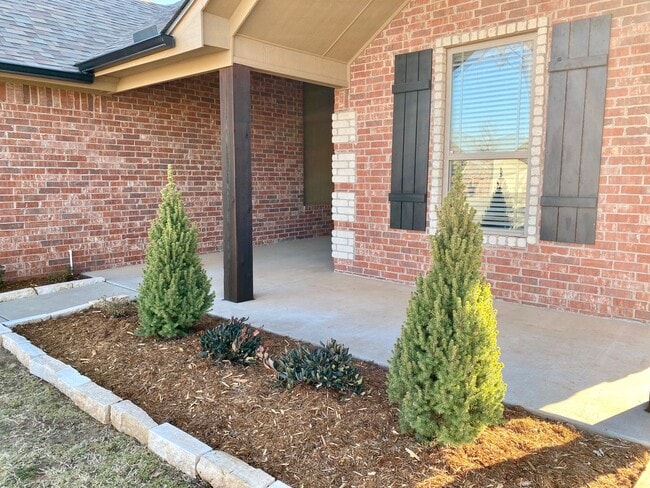 Photo - Water Front Property!!  3 Bed, 2 bath with Storm Shelter House