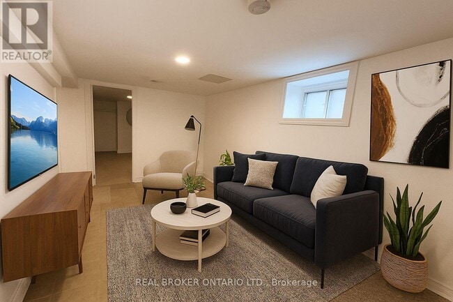 Building Photo - 282 Ossington Ave