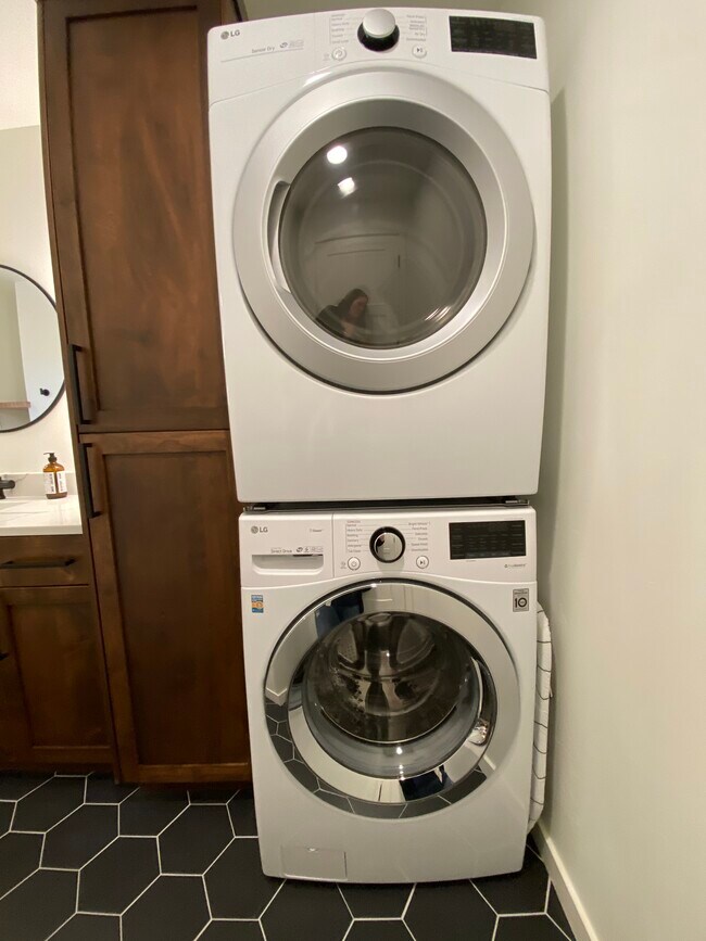 W/D in bathroom. Lots of storage! - 1238 NE Jones Rd