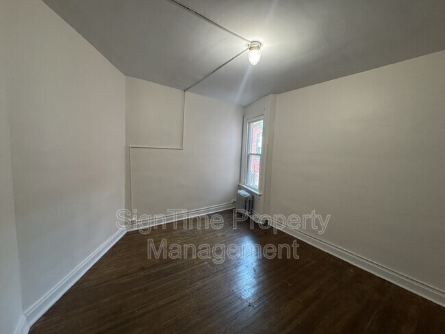 Building Photo - 163South Potomac Street