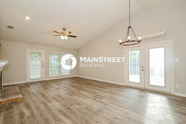 Building Photo - 3 Bedroom Pet-Friendly Home in Glenn Heights, TX with Main Street Renewal