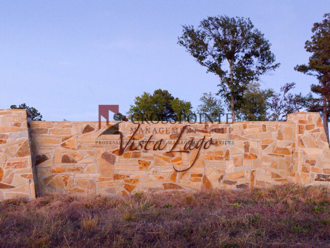 Foto del edificio - Coming Soon! 3 Bed 2 Bath Townhome in Serene West Tyler!