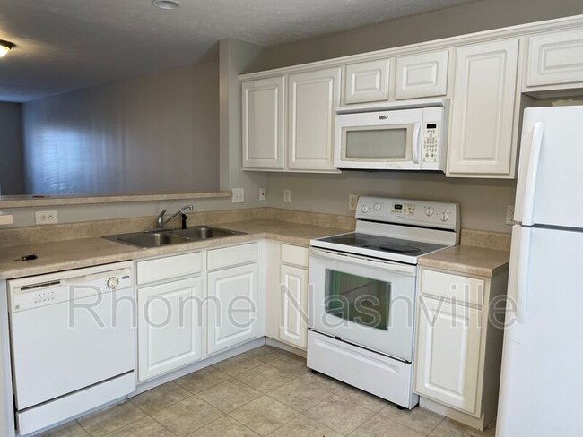 Foto del edificio - 214 Stewarts Landing Cir