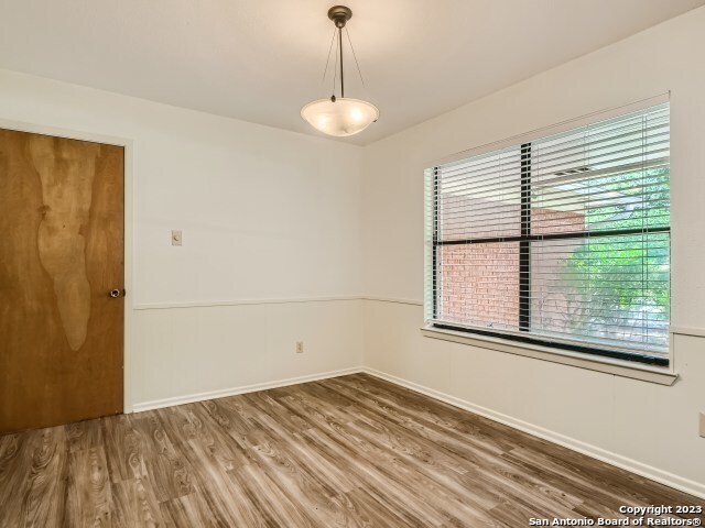 Foto del edificio - 1153 Fox Run Cir
