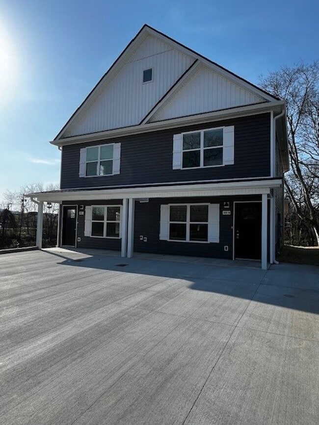 Building Photo - 106 A Piedmont Dr