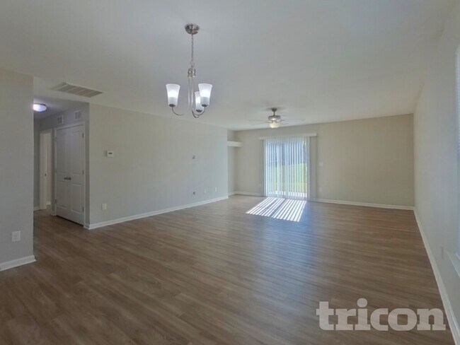 Building Photo - 2430 Dewey Creek Ln