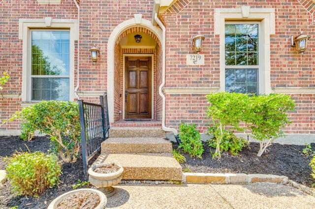 Foto del edificio - 7219 Comal Dr