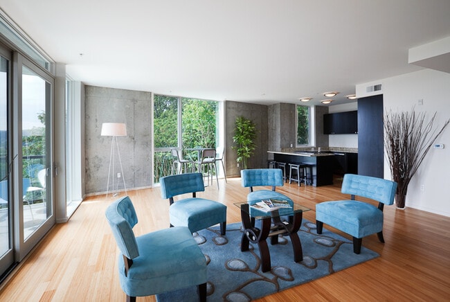 Building Photo - Sophia's View Condominiums