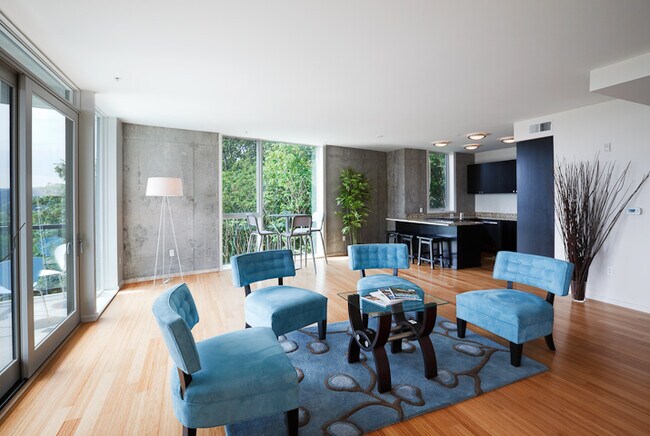 Foto del edificio - Sophia's View Condominiums