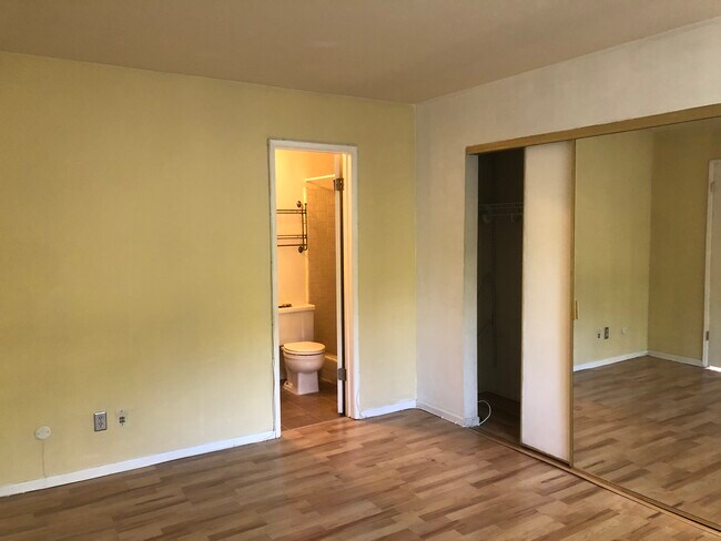 Foto del edificio - 1222 N Olive Dr
