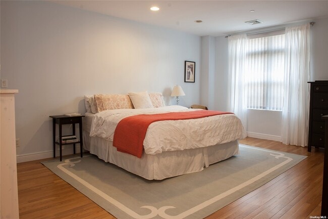 Building Photo - 1 Portico Ct