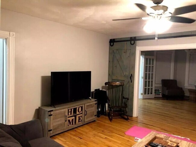 Foto del edificio - 167 S Main St