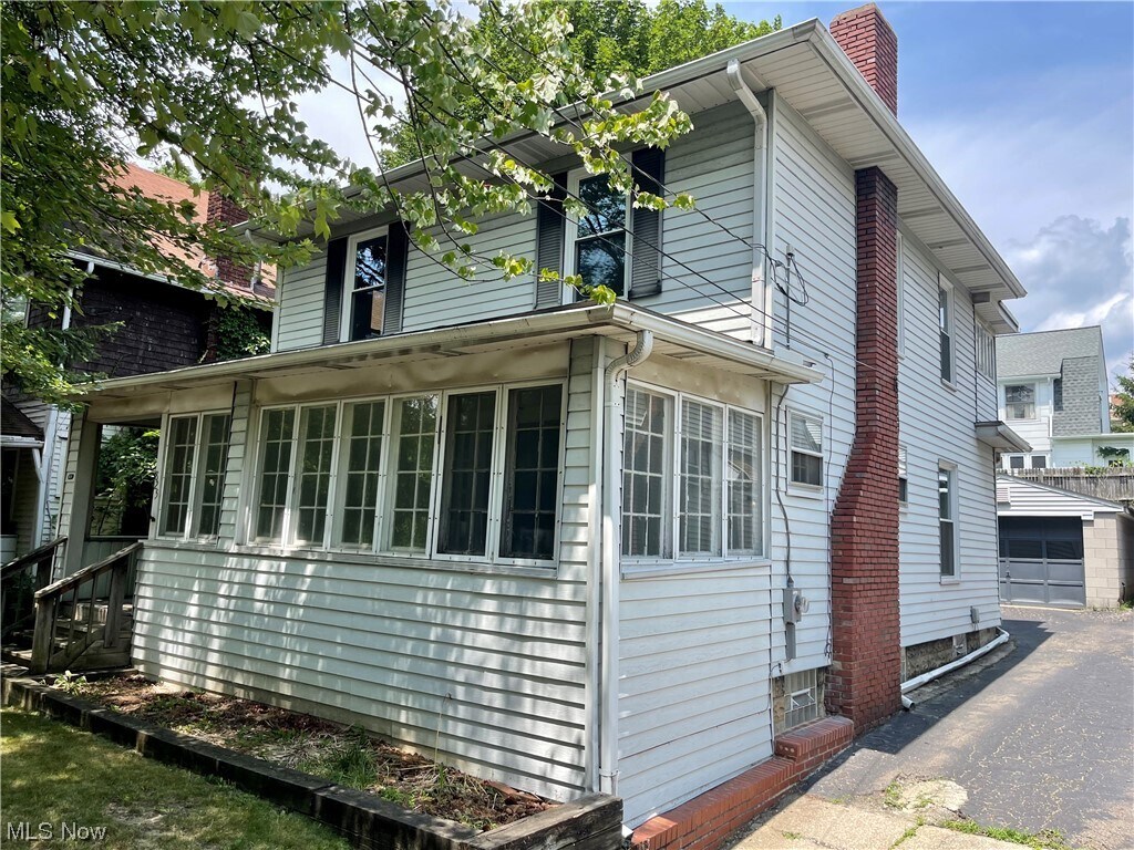 825 Elmore Ave, Akron, OH 44302 House Rental in Akron, OH