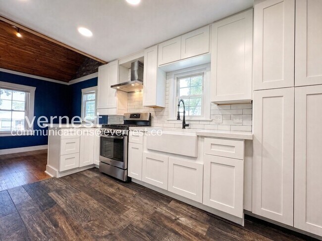 Foto del edificio - 1 Bed/1 Bath Home with Fenced Yard / Available Now!