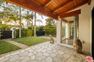 Building Photo - 826 N Kilkea Dr