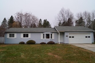Building Photo - 10345 Lakewood Pl