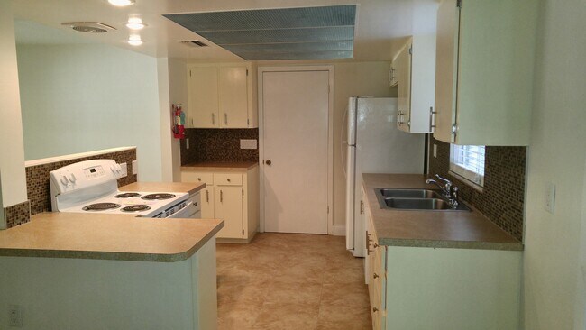 Foto del edificio - 3 Bedroom, 2 Bath in Idylwild area