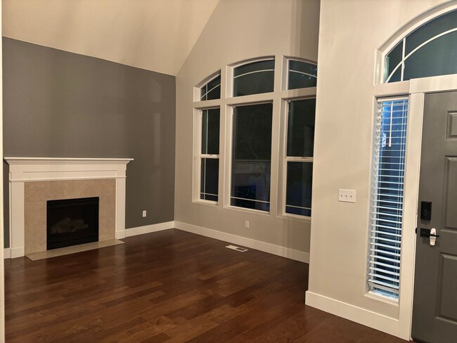 Building Photo - Wonderfully Designed Craftsman Home with P...