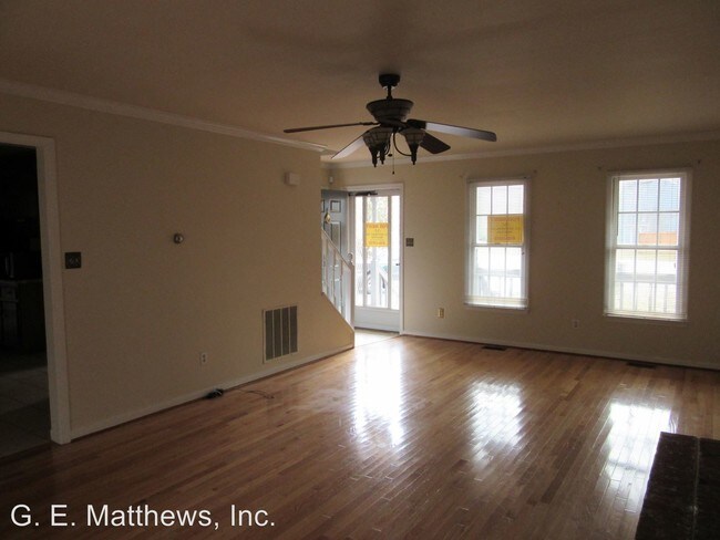 Building Photo - 9002 White Pickett Ct