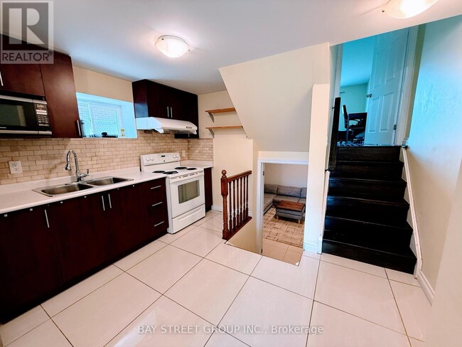 Building Photo - 489 Fergo Ave