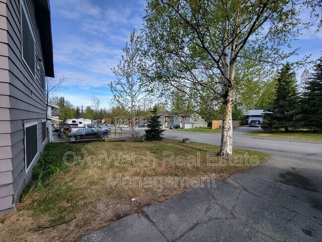 Foto del edificio - 17024 Meadow Creek Dr
