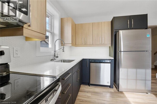 Building Photo - 329 Rosedale Ave