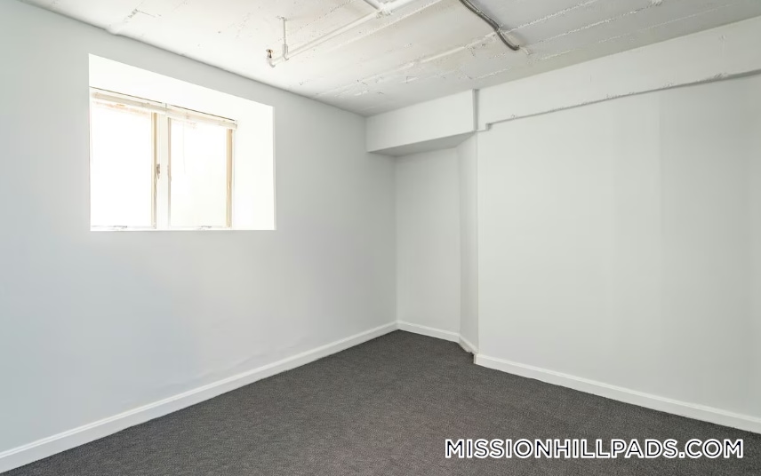 Building Photo - 49 Worthington St