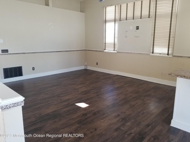Building Photo - 1039 Kells Ct