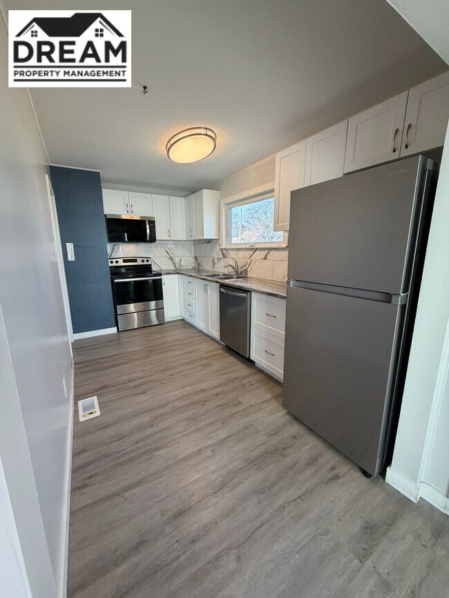 Photo du bâtiment - 727 Oak Ave