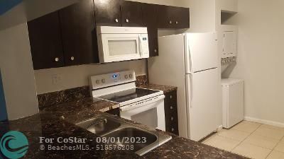 Foto del edificio - 2451 NW 56th Ave