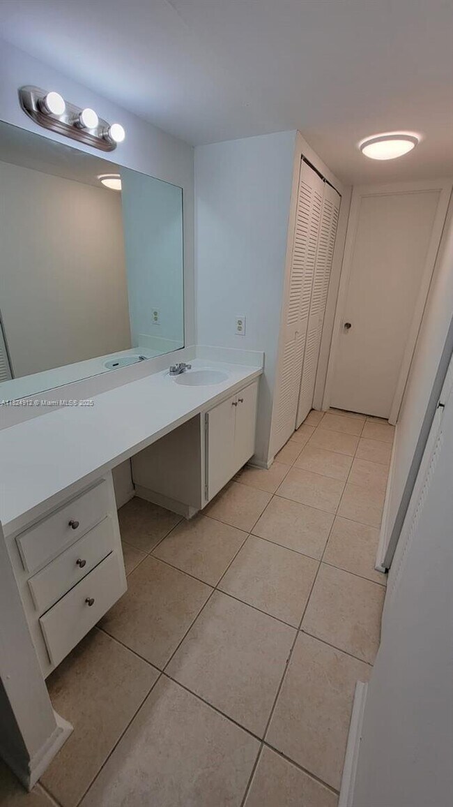 Foto del edificio - 2029 NW 46th Ave