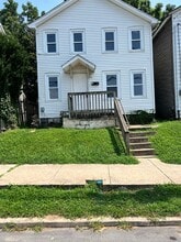 Building Photo - 724 Cherry St