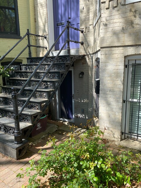 Entrada del apartamento - 104 8th St NE