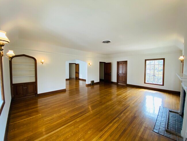 Living Room 1 - 182 S Orange Dr