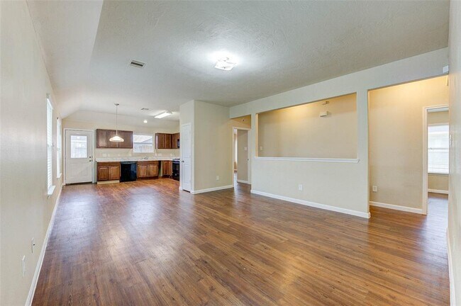 Foto del edificio - 21523 Donata Cir