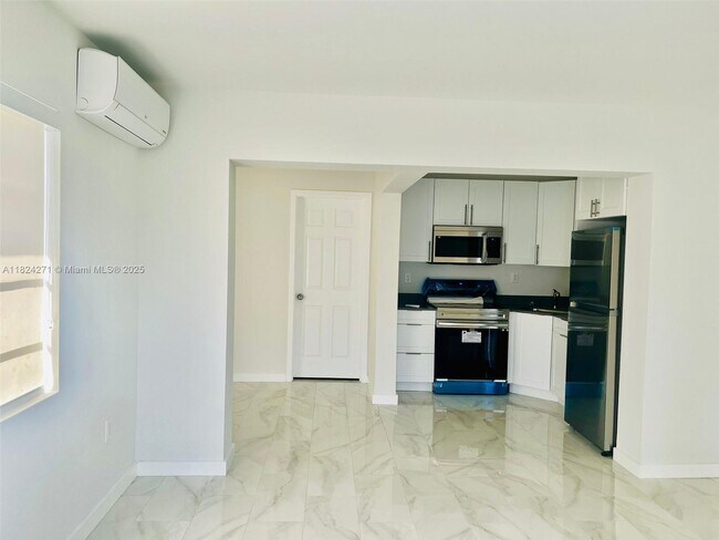 Foto del edificio - 228 SE 9th Ct