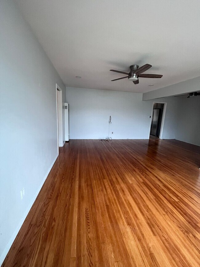 Building Photo - Imperial Beach! Coastal Charm Meets Everyd...